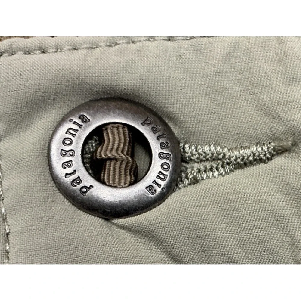 Patagonia Quandary Shorts Tan Khaki Stretch Hiking Outdoor‎ Size 12 STY58091